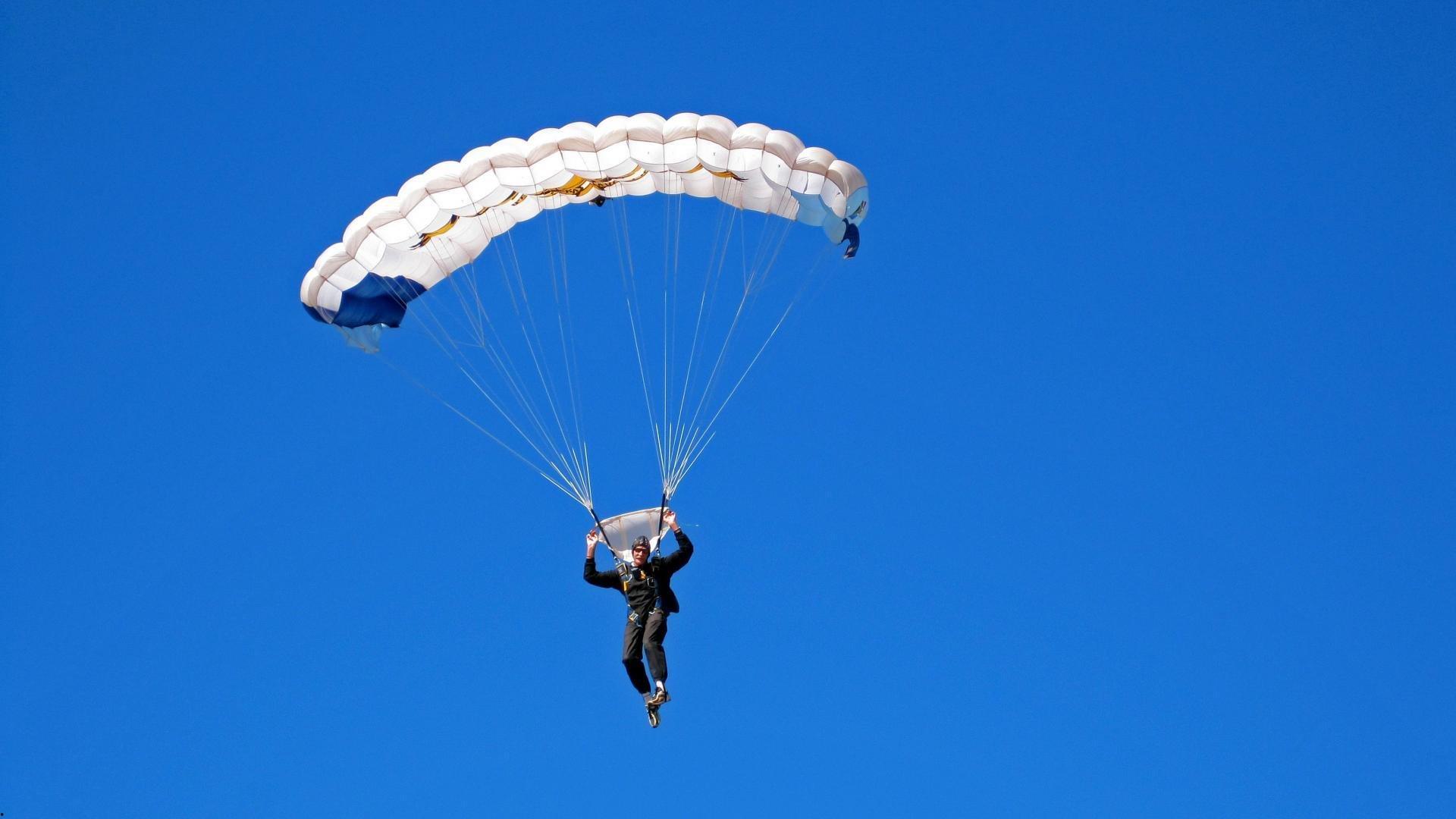 大脚解围不就得了!乌加特后场玩火酿悲剧,恩迪亚耶致命一击改写战局