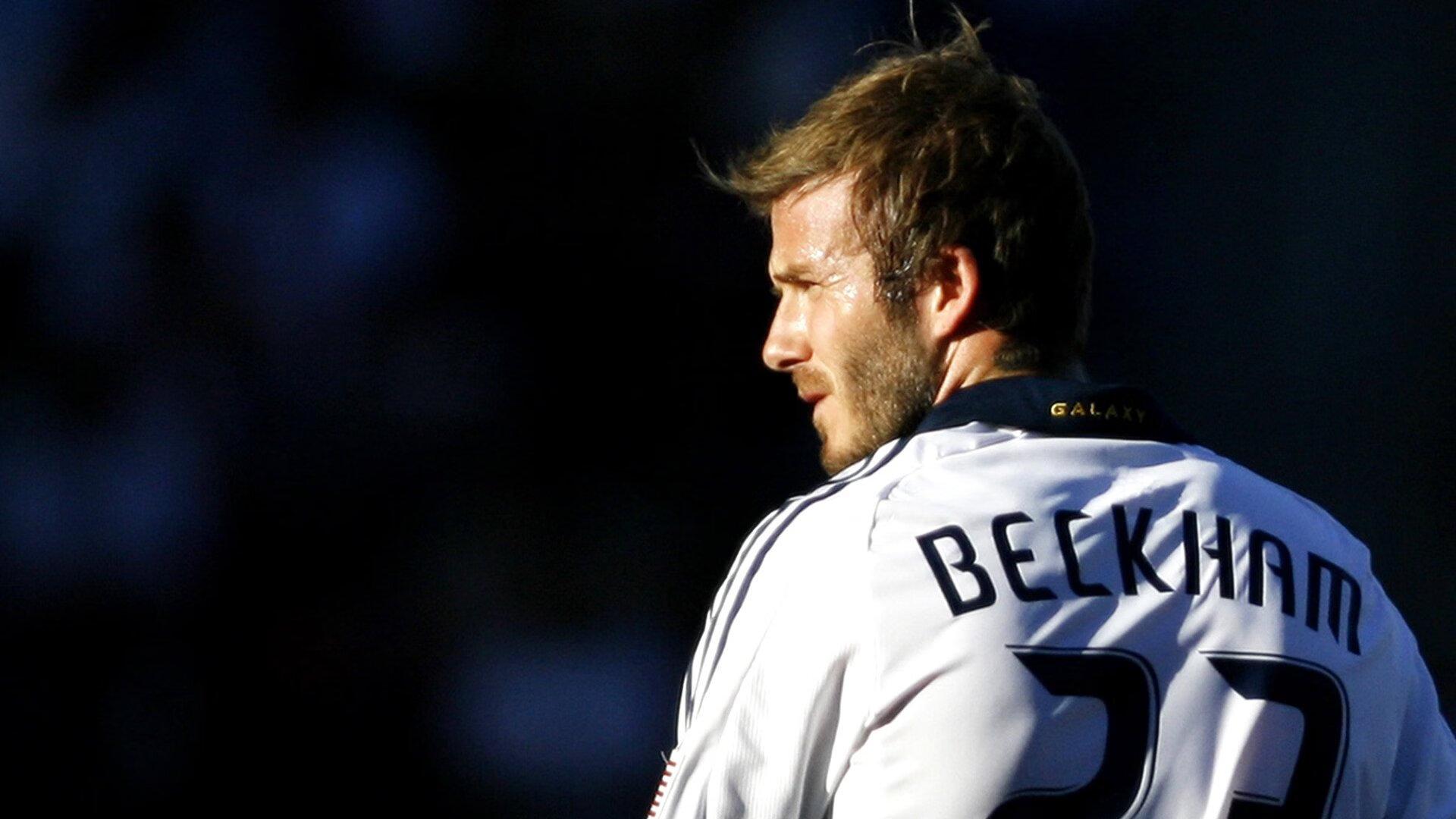 小罗绿茵场再现扭屁股神技 魔幻进球令全球观众叹为观止