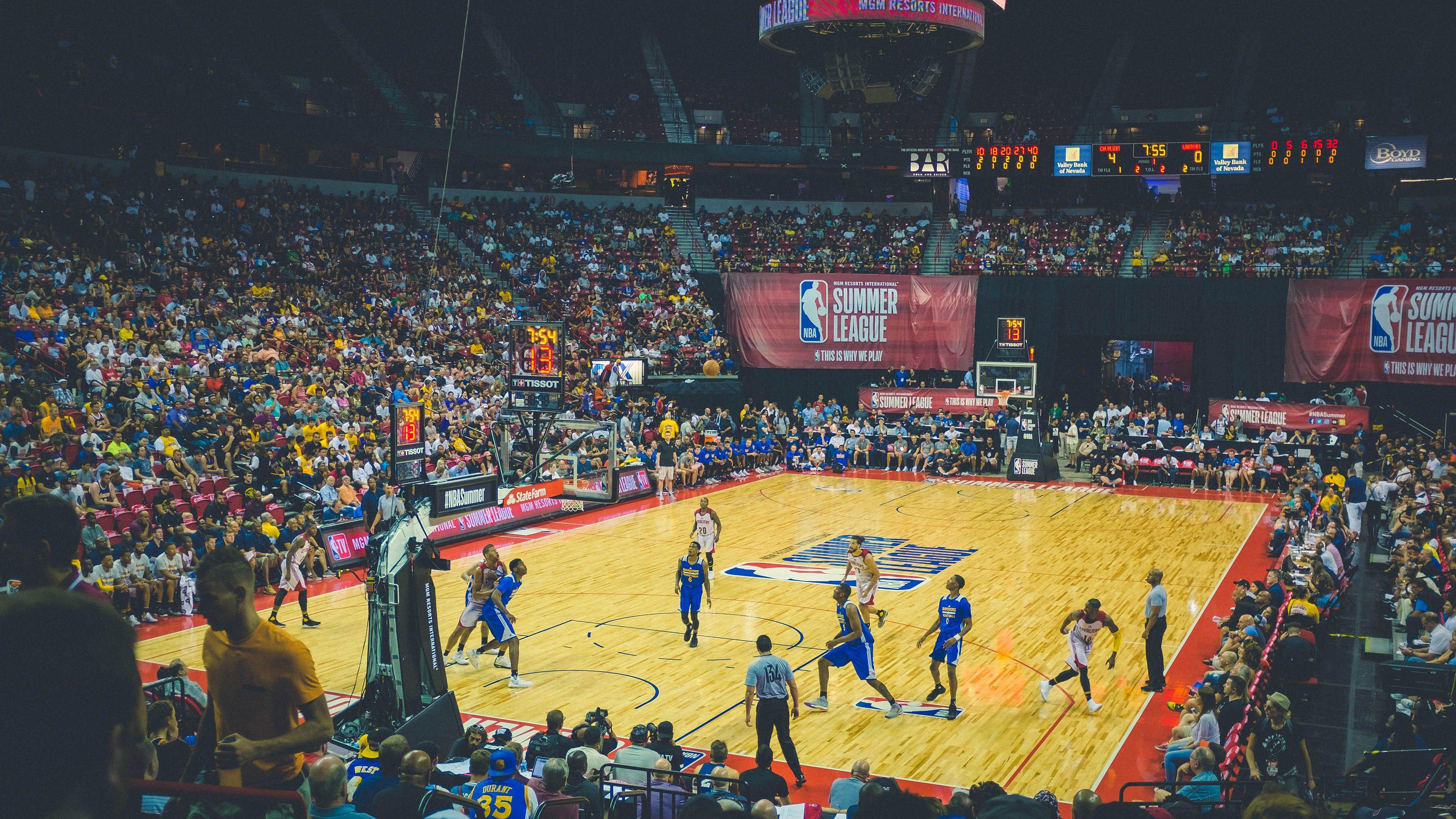 库尔图瓦两度神扑震慑蓝桥，旧地重游展现巅峰状态