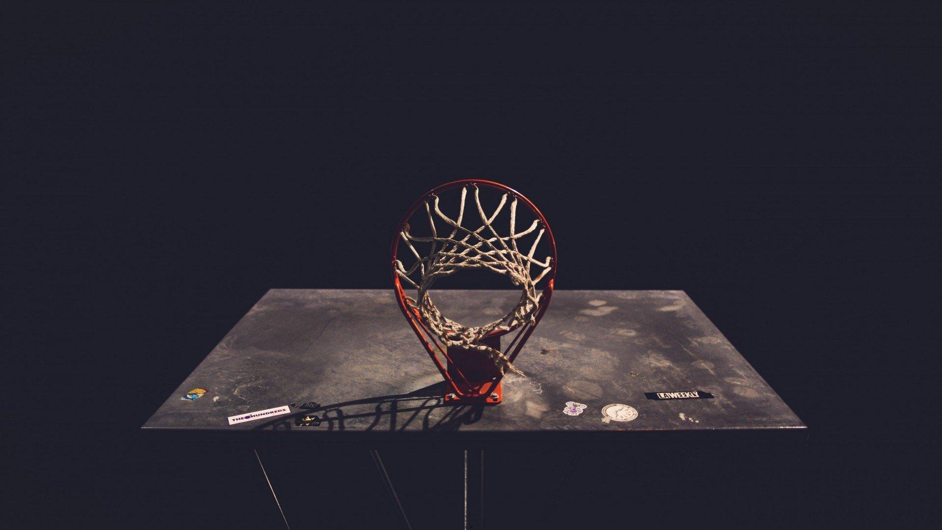 小球迷创意模仿球星庆祝动作，网络爆红传递体育正能量